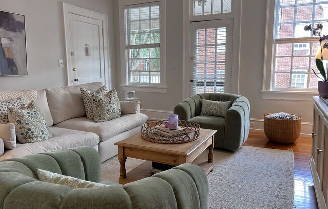 1 bed, 1 bath, 900 sqft, $1,925, Unit 1229-D2