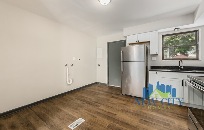 2 beds, 1 bath, 816 sqft, $847, Unit 85 Stevens Avenue