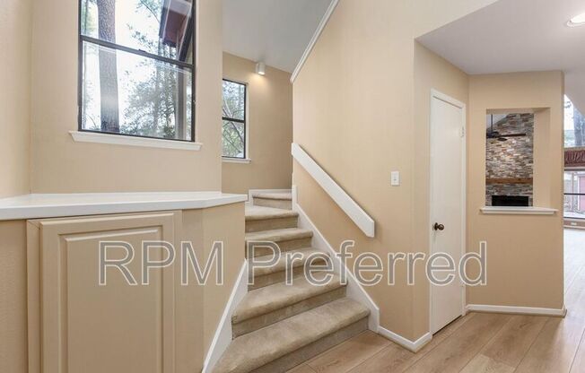 25 N MOSSROCK RD