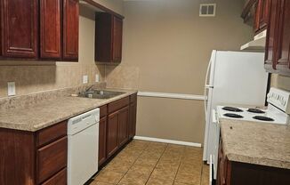 2 beds, 1 bath, $800, Unit B