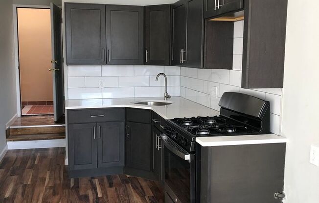 1 bed, 1 bath, 630 sqft, $1,480, Unit Apt. #4