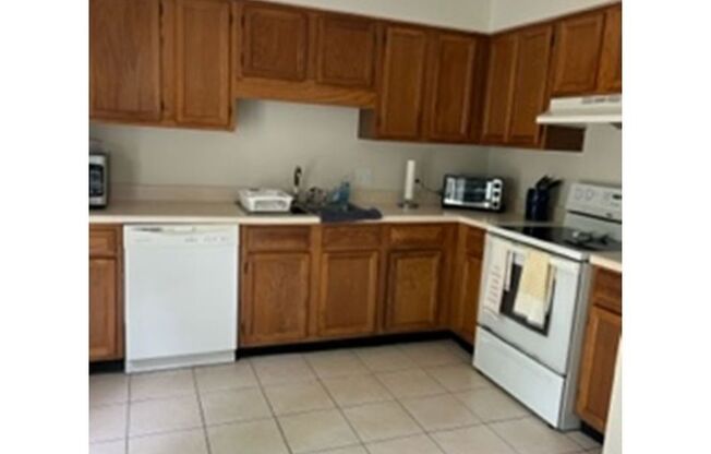 2 beds, 2.5 baths, $1,525, Unit # E