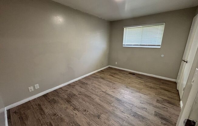 2 beds, 1 bath, 940 sqft, $1,145, Unit Unit 17