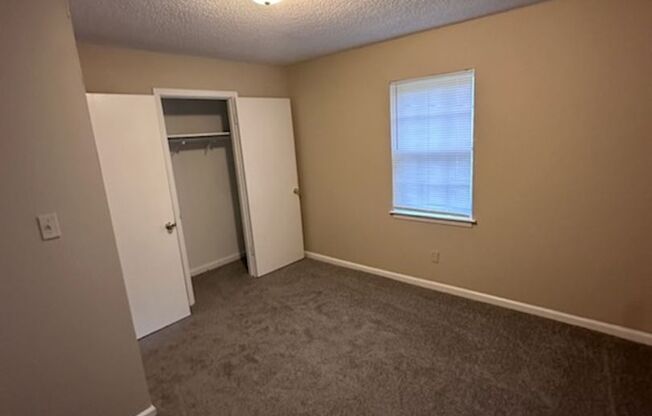 4 beds, 2 baths, $1,099