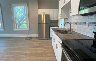 1 bed, 1 bath, $1,230, Unit 3 Caroline Apt 1