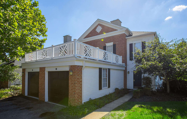 Exterior View at The Residence at Christopher Wren Apartments, Columbus, 43230