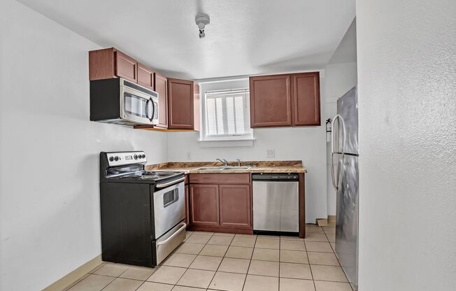 2 beds, 1 bath, $895, Unit 1110