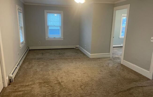 2 beds, 1 bath, $2,000, Unit Unit 2