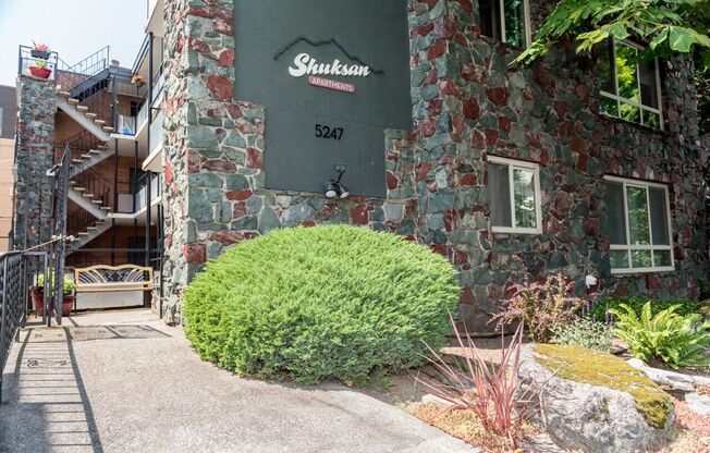 The Shuksan Apartments – Classic Brick Charm in the University District