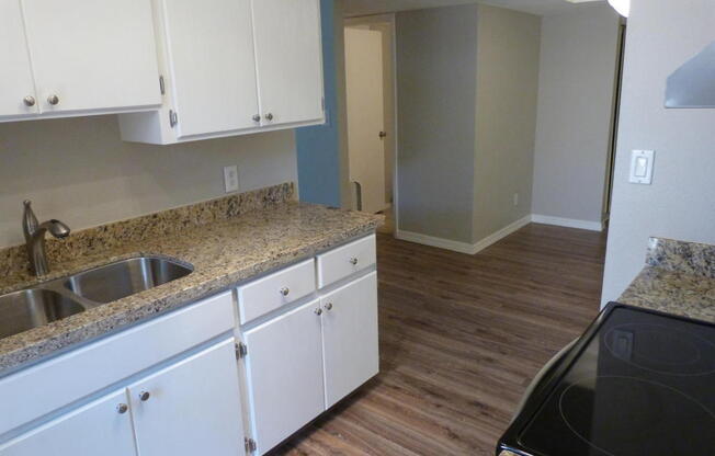1 bed, 1 bath, $799, Unit # 207