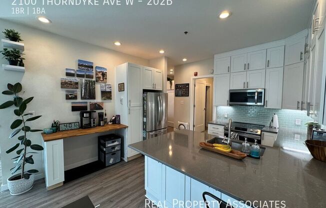 2100 THORNDYKE AVE W