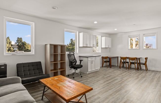 1147 West 37th Street