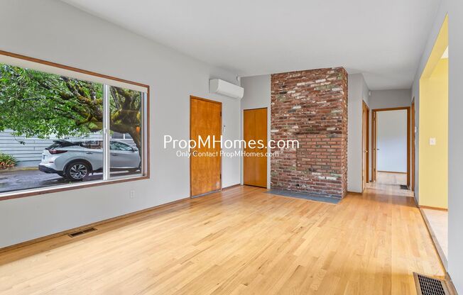 Charming SW Portland Duplex Two Bedrooms One Bathroom!