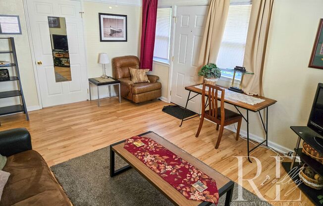 Furnished Cozy 1-Bd Near PSNS