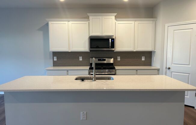 Spacious 3BR Townhome in Durham Near RTP, RDU & Downtown