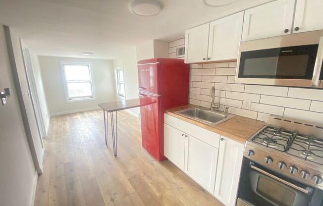710 Dexter St.