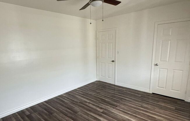 2 beds, 1 bath, $2,250, Unit 3