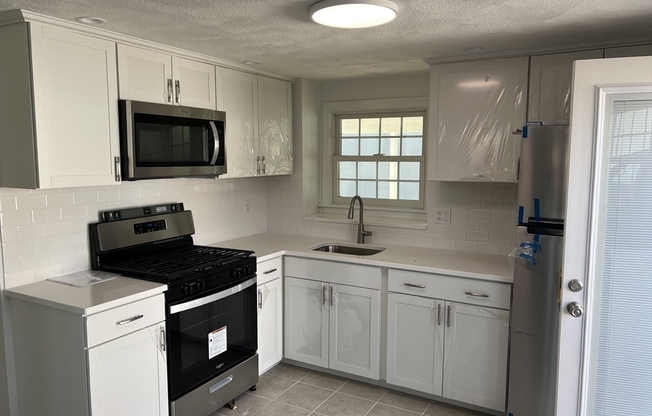 1 bed, 1 bath, 700 sqft, $2,600, Unit 1