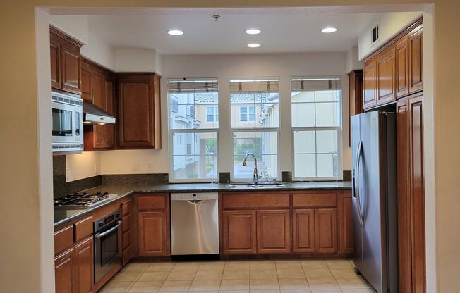 Large Condo in Cupertino City Center– Less than 1 mile from Apple Headquarters - Top Cupertino Schools