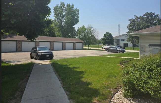 2 beds, 1 bath, 856 sqft, $1,269, Unit PL   7305