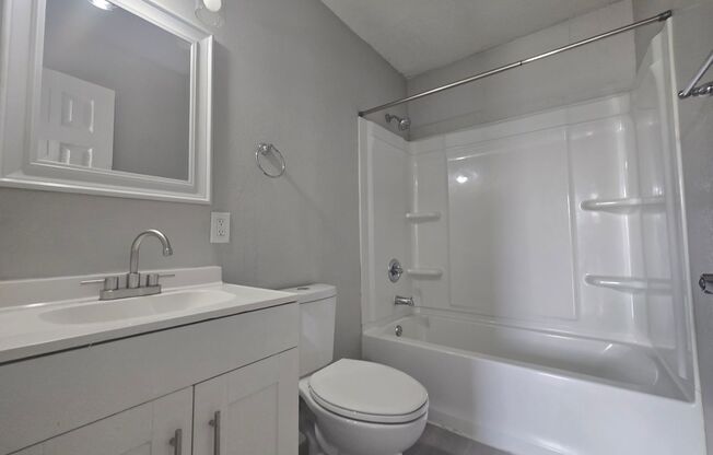 Studio, 1 bath, 330 sqft, $805.5, Unit #26