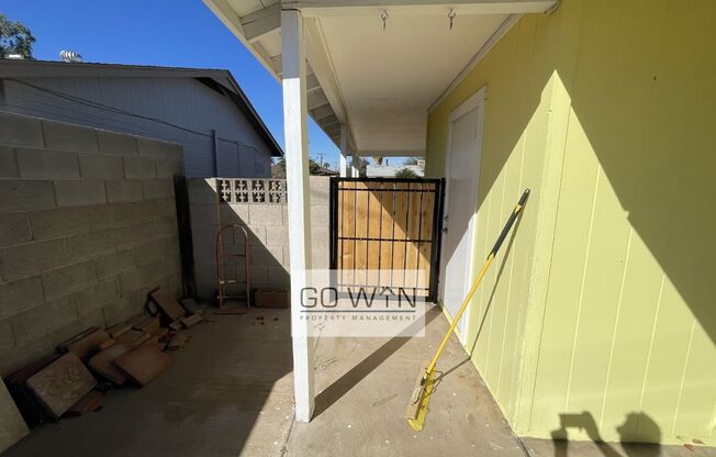 4 Bed/ 2 Bath - House With Backyard!