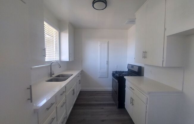 1 bed, 1 bath, $1,895, Unit California-4514A