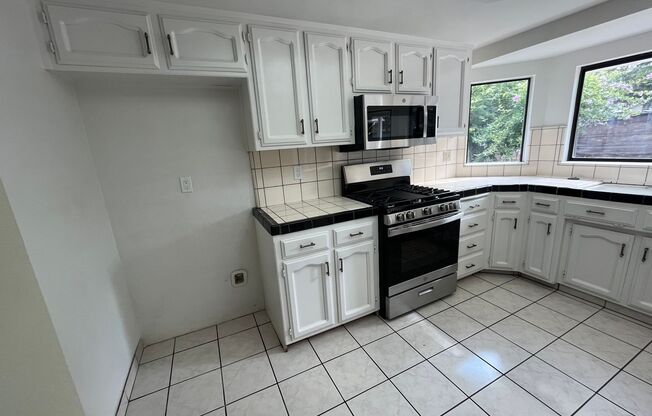 3 beds, 2 baths, $2,150