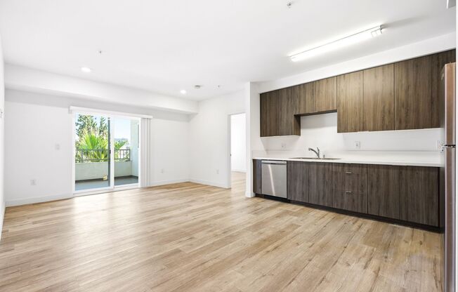 2 beds, 2 baths, 1,037 sqft, $2,950, Unit 401