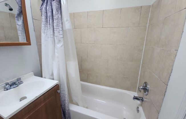 Studio, 1 bath, $825, Unit 2414 Saint Paul Street - 4