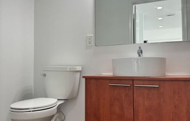 Studio, 1 bath, 800 sqft, $2,600, Unit Unit 506