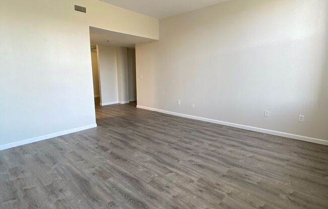 2 beds, 1.5 baths, 1,124 sqft, $2,000, Unit 405