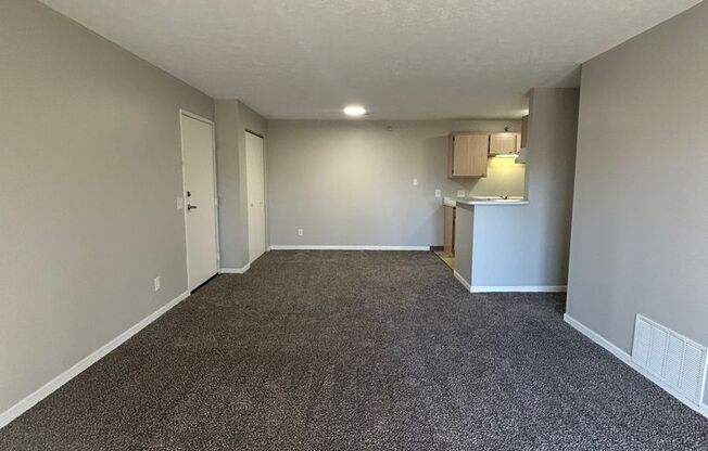 Quail Run Apts. (750 N. 18th Ave.)