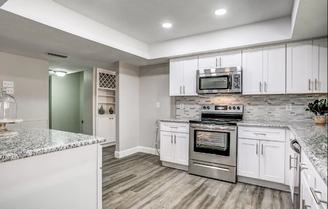 1530 CARNATION DR