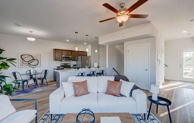 3 beds, 2.5 baths, 1,480 sqft, $3,140, Unit 2667-101