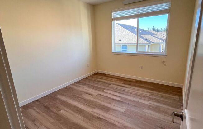 2 beds, 1 bath, $1,875, Unit E309