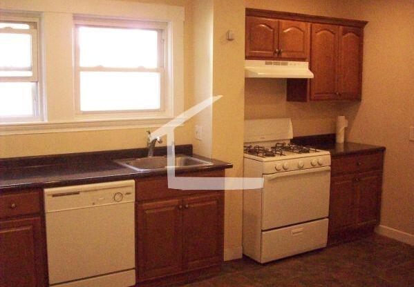 289 Foster St # 2