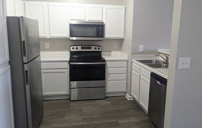 2 beds, 2 baths, 1,070 sqft, $1,225, Unit 1J