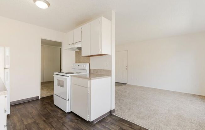 1 bed, 1 bath, 540 sqft, $1,300, Unit 19