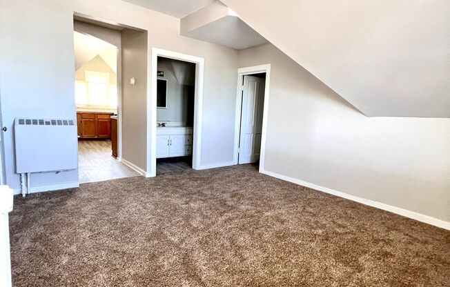 2 beds, 2 baths, 800 sqft, $825, Unit Unit 6