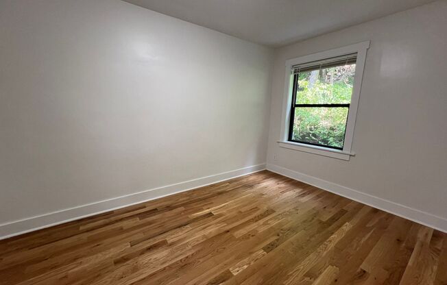 2 beds, 1 bath, 750 sqft, $2,139, Unit 5645 Hobart Street #1