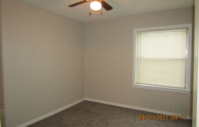 3 beds, 1 bath, $750