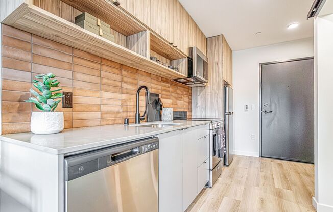 Studio, 1 bath, 306 sqft, $1,450, Unit 203
