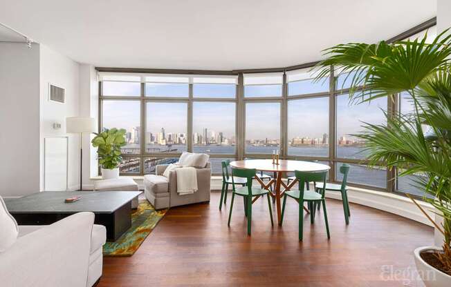 1 MORTON SQ