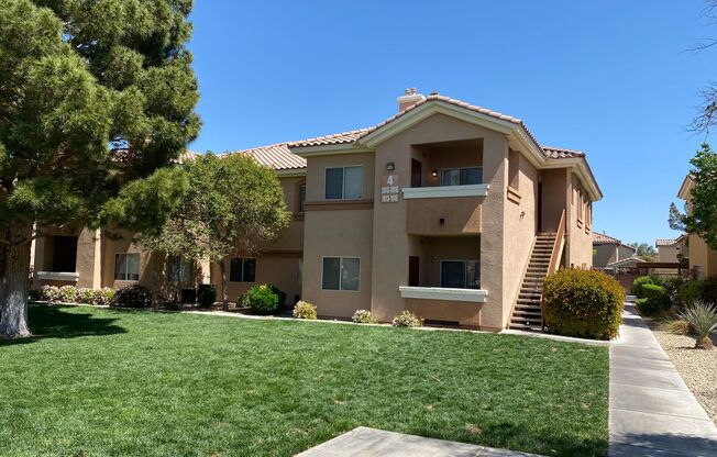 SE!!! Gated!! 2 Bedroom 1st Floor with Balcony!! Community Pool, Spa, Clubhouse!!! Fitness Room!! No Carpet!!