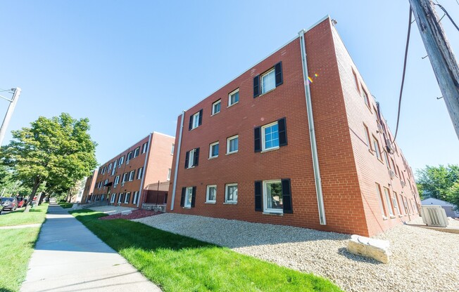 1 bed, 1 bath, 650 sqft, $999, Unit 2111-S01