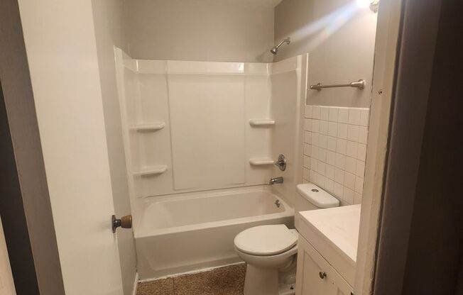 4 beds, 1 bath, $1,300