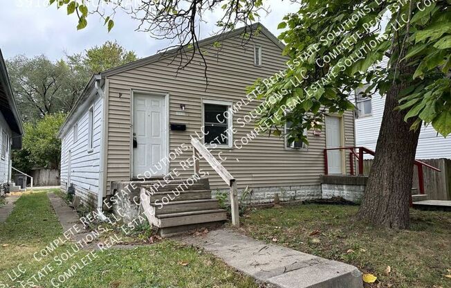 Now Showing this 1 BR, 1BA duplex located at 3918 E. Michigan St., Indianapolis, IN