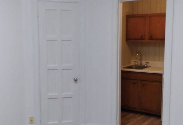 1 bed, 1 bath, 230 sqft, $675, Unit 208