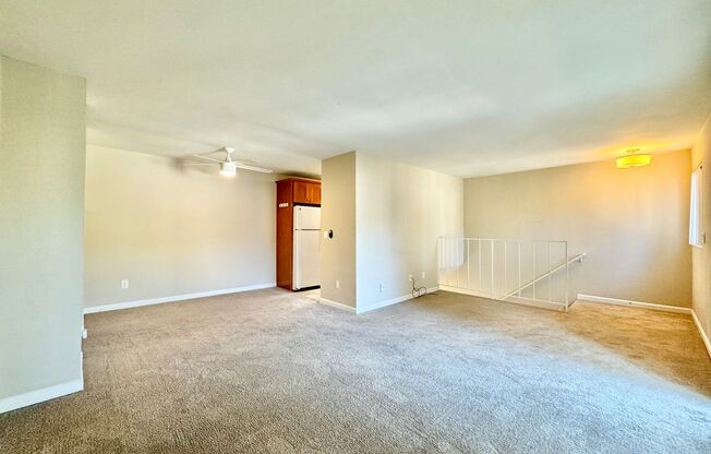 Beautiful 2Bd/1.5Ba Unit With Garage Parking Located In UTC!